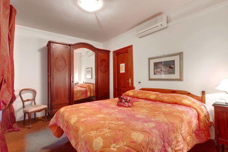 Hotel Il Castelletto Roma Exterior foto